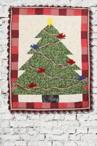 Birds in the Christmas Tree Quilt - New Quilters