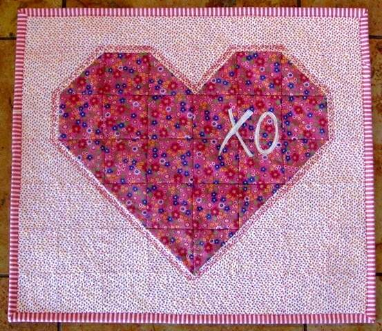 Valentine Heart “Kisses and Hugs” Quilt